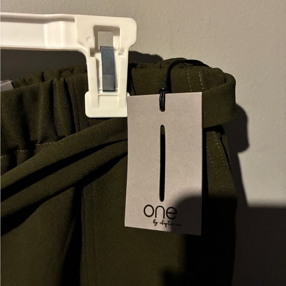 NWT Army Green Joggers - Picture 5 of 6